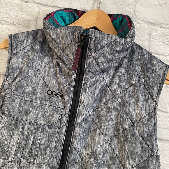 O’NEILL Reversible Padded Zip Up Vest​ - Picture 9 of 10